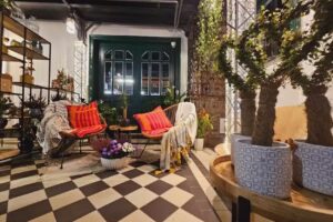 CAFECIARNIA | KWIATY W KREDENSIE – Pracownia florystyczna