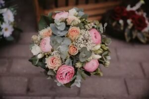 Floris Kwiaciarnia Poczta kwiatowa Piękne kwiaty doniczkowe Ogrody w szkle