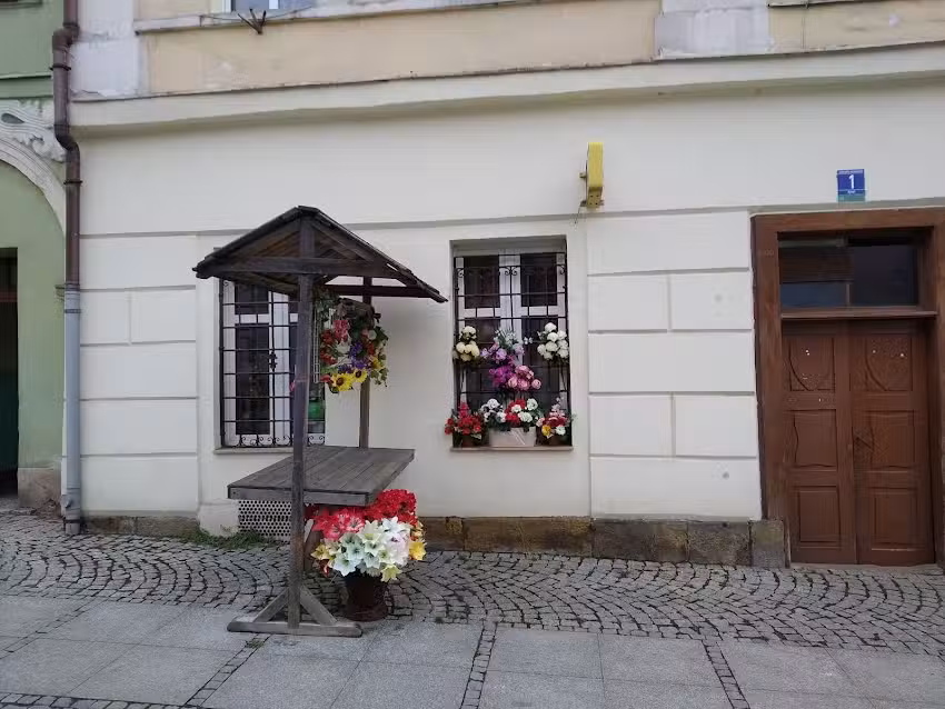 Klinikow Krystyna. Kwiaty i upominki