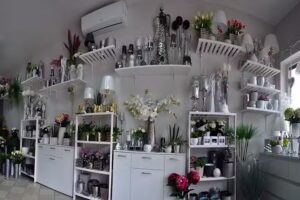 Kwiaciarnia Bacara, Elżbieta Adamczyk