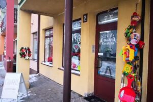 Kwiaciarnia „Biały Kredens”