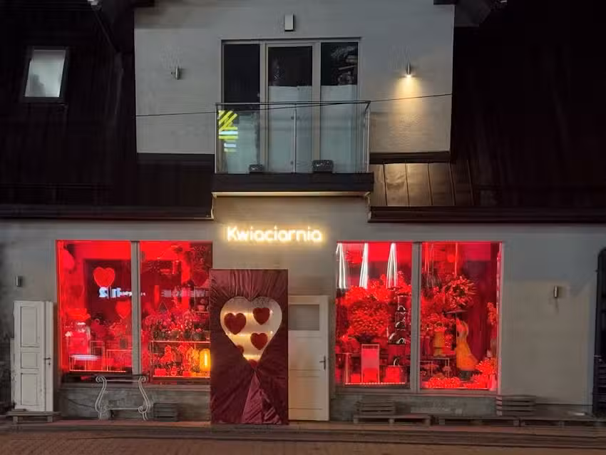 Kwiaciarnia, dekoracje wnętrz – Glamur Projekt