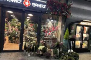 Kwiaciarnia Gintrowicz Flowers Ławica Shopping Park – Kwiatomat 24h/7