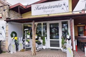 Kwiaciarnia Impresja – kompozycje kwiatowe, wiązanki, wieńce, stroiki świąteczne.