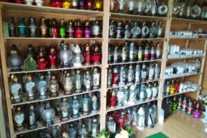 Kwiaciarnia Kami – Znicze, wkłady, sztuczne kwiaty