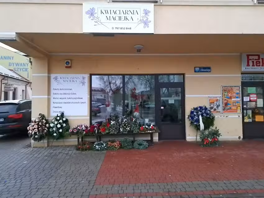 Kwiaciarnia Lubartów – Maciejka | Bukiety, Flowerboxy, Pogrzebowe