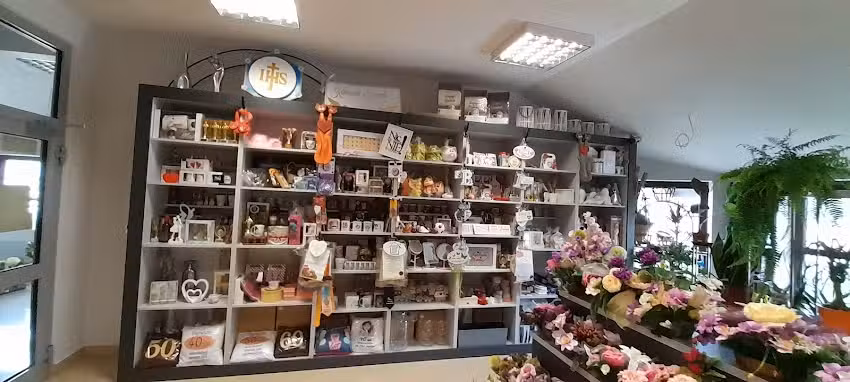 Kwiaciarnia „Ola” Łukowica Wypożyczalnia strojów