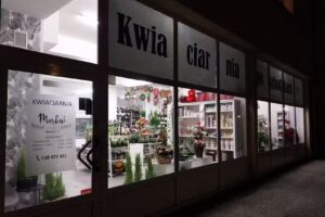 Kwiaciarnia po schodkach – na rampie – Markui Flowers