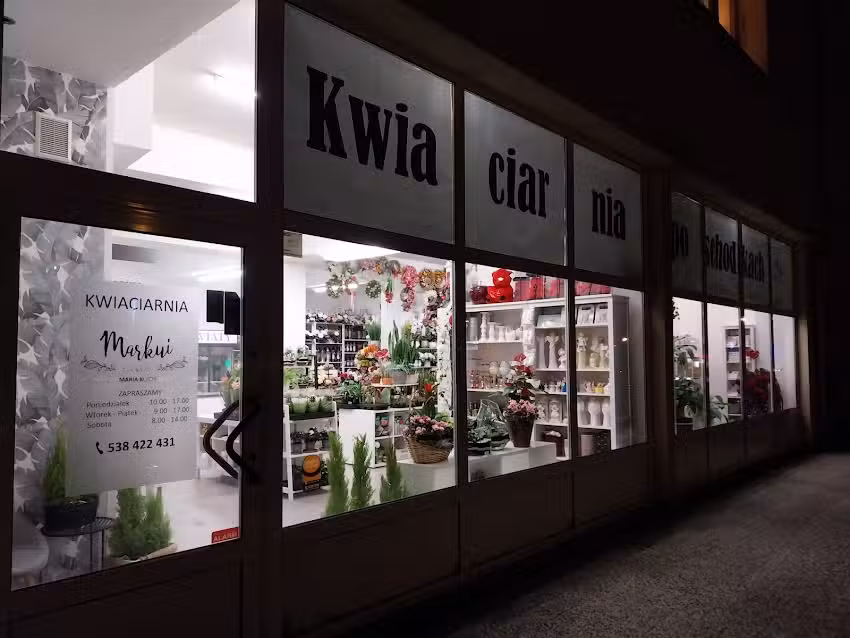 Kwiaciarnia po schodkach – na rampie – Markui Flowers