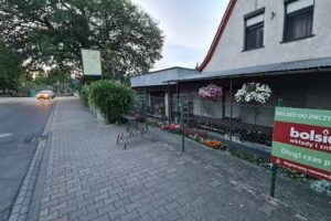 Kwiaciarnia przy cmentarzu