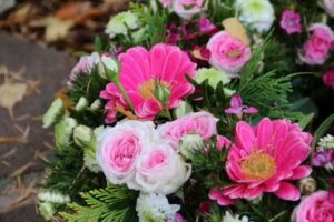 Kwiaciarnia Róża Bogdaniec-Poczta kwiatowa,Bukiety okolicznościowe,