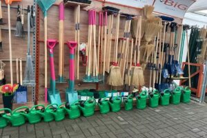 PresOne – Hurtownia galanterii, kwiatów sztucznych oraz zniczy i wkładów