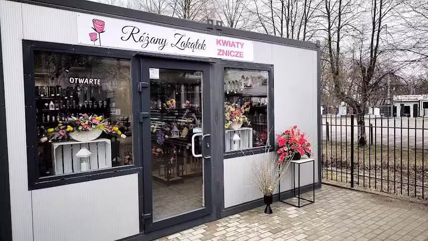 RÓŻANY ZAKĄTEK WYSZKÓW