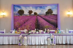 SAVARES – Dekoracje ślubne kwiatowe sal i plenerów.