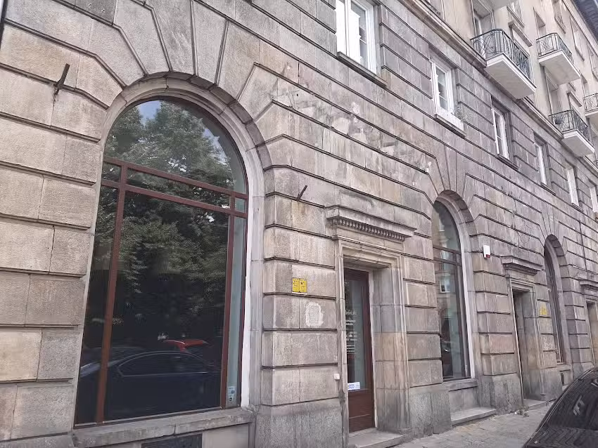 Ślad po dawnym neonie Kwiaty